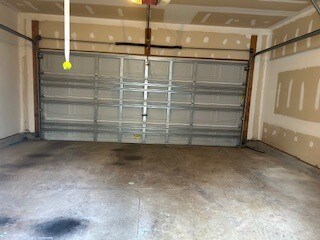 Building Photo - 233 Millbrook Dr