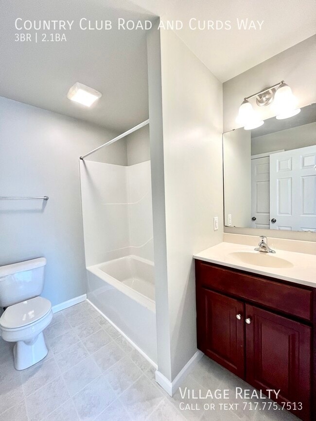 Building Photo - 703 Country Club Rd