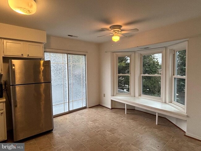 Building Photo - 520 W Liberty St