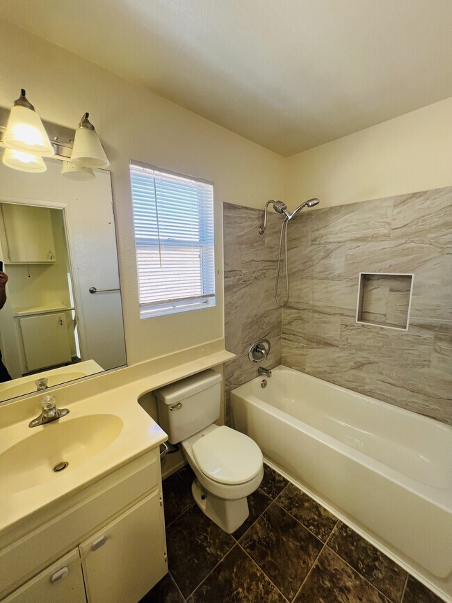 Building Photo - 30342 Cupeno Ln
