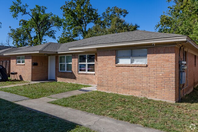 Minden Square Apartments - Minden Square Condos