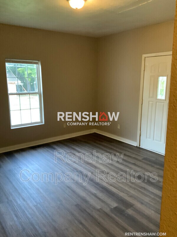 Building Photo - 410 N Connell Ave