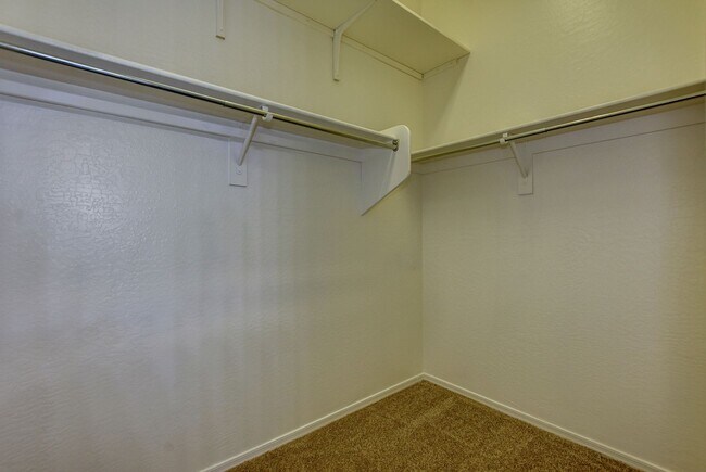 Building Photo - Beautiful Home for Rent in Granville!