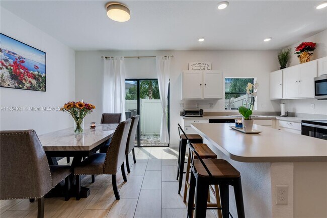 Building Photo - 1150 SW 6th Ave