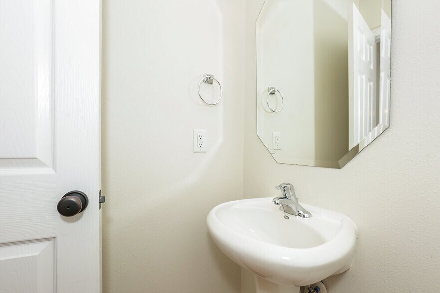 Building Photo - 13515 Stones Landing St