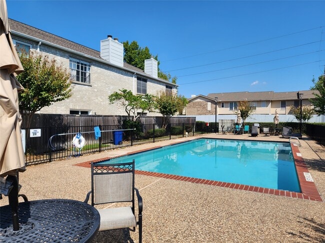 Building Photo - 7597 Cambridge St