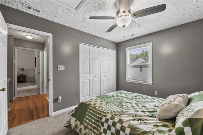 Building Photo - 6 Wavecrest Ct