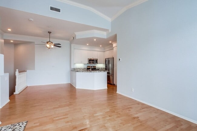 Building Photo - ***Available for move in on June 30, 2025*...