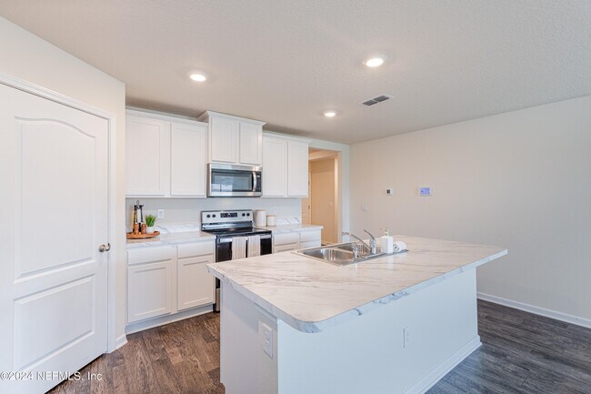 Building Photo - 3474 Cliffside Way