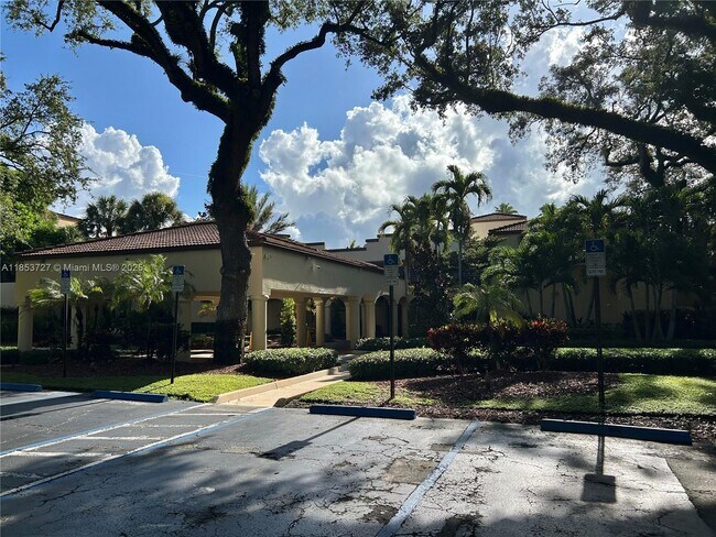 Building Photo - 9410 Live Oak Pl