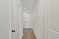 Building Photo - 483 Salisbury Cir