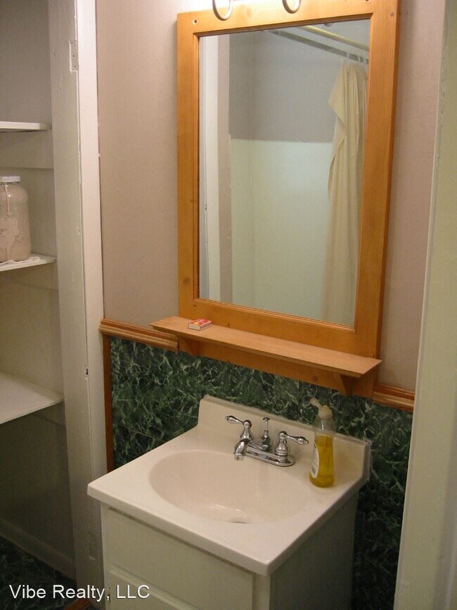 Building Photo - 1 br, 1 bath House - 604A S 14th St.