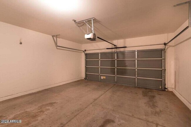 Building Photo - 2690 S Southwind Dr