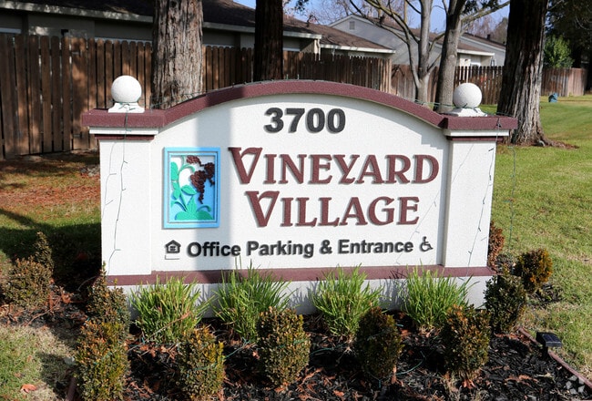 Building Photo - Vineyard Village