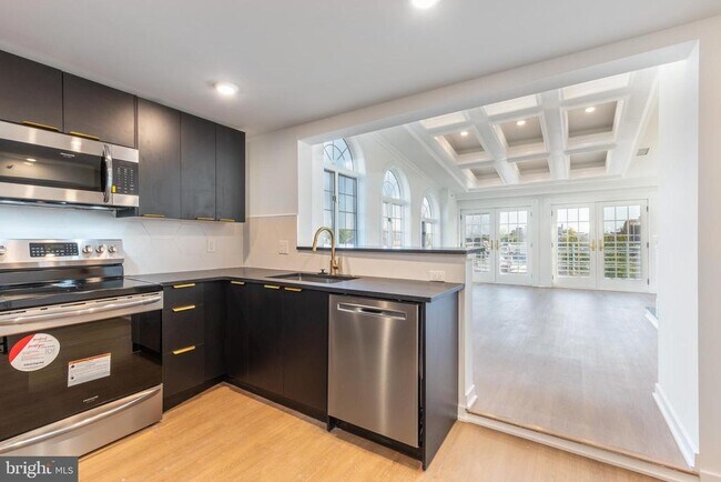 Building Photo - 1134 Pine St