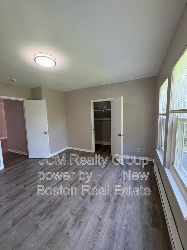 Building Photo - 3 Sunderland St