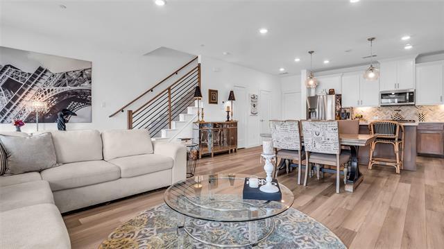 Building Photo - 3801 Rosemont Dr