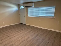 Building Photo - 189 College Way