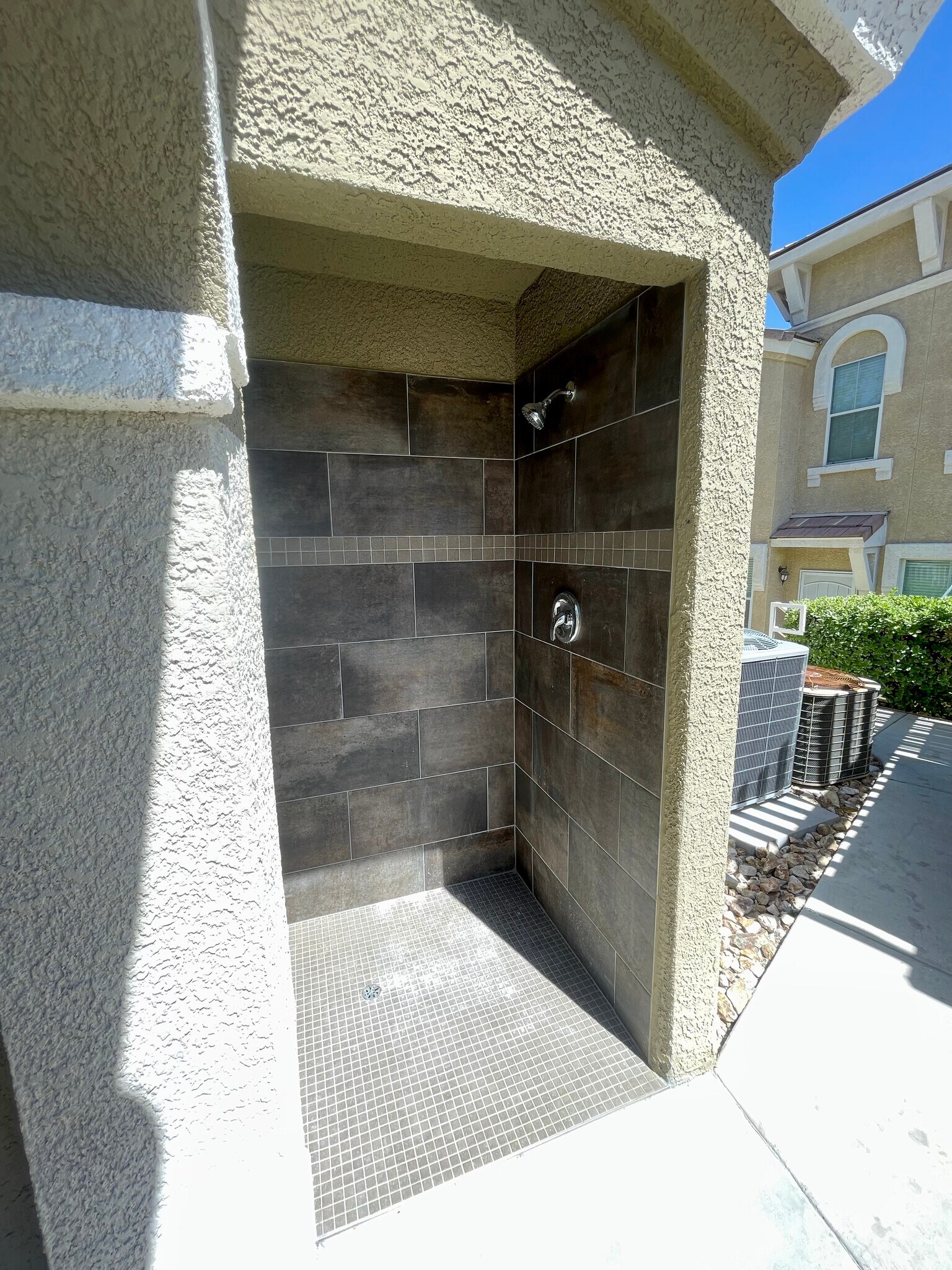Building Photo - 9975 Peace Way