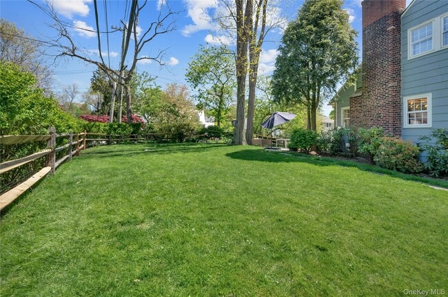 Building Photo - 53 Sheldrake Ave