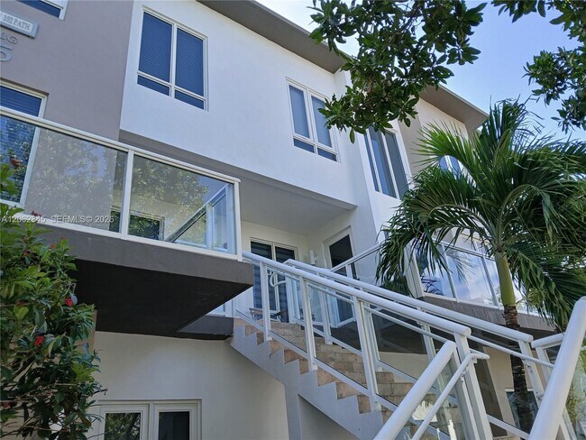 Building Photo - 6415 NW 102nd Path