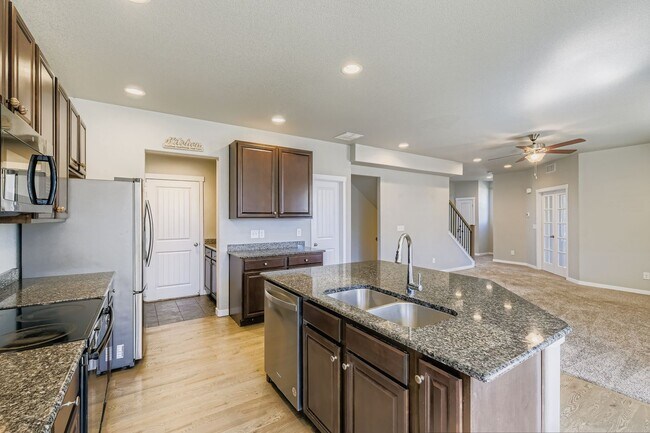 Building Photo - 8185 Sandsmere Dr