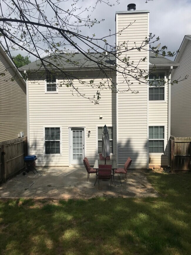 Building Photo - 327 Hidden Creek Ln