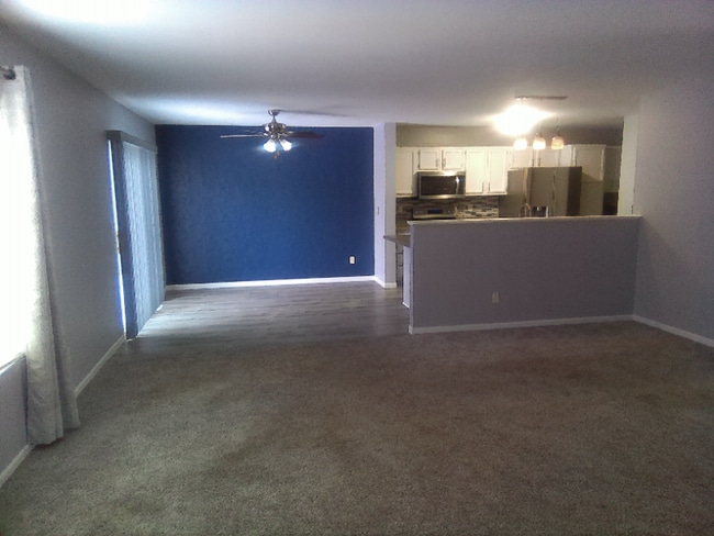 Building Photo - 1103 Autumn Dr