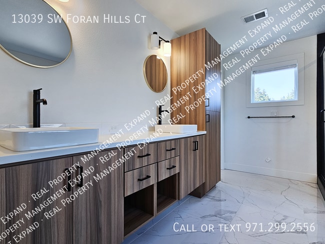 Building Photo - 13039 SW Foran Hills Ct