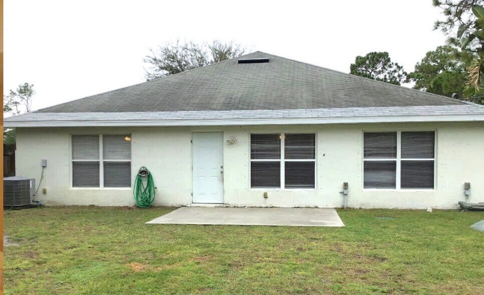 Building Photo - 418 Saragassa Ave