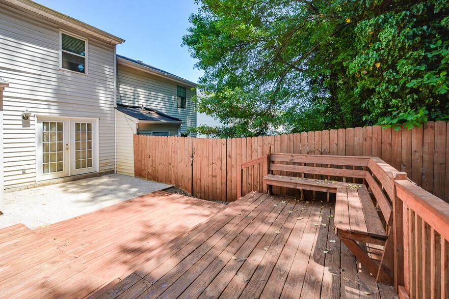 Building Photo - 1422 Springleaf Cir SE