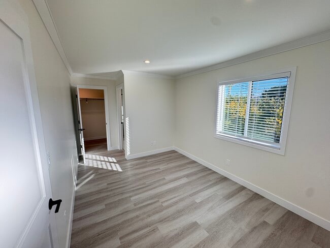 Building Photo - 23442 Kathryn Ave