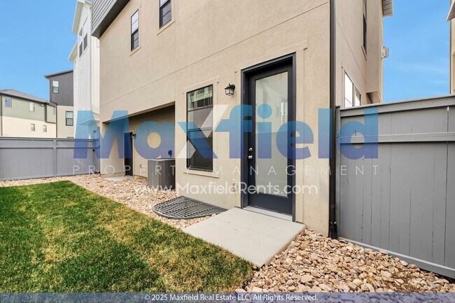Building Photo - Brand New - Modern Living / 4BD 2.5 BTH 2GAR / Home in Lehi