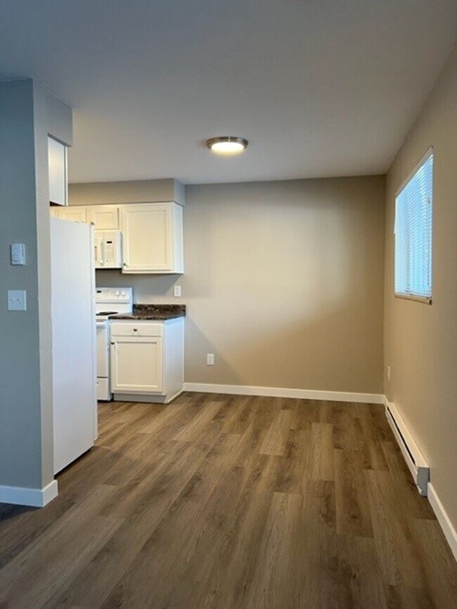 Building Photo - 2330 Greeley Dr