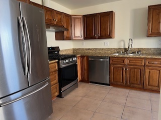 Kitchen - 517 N Holmes Ave