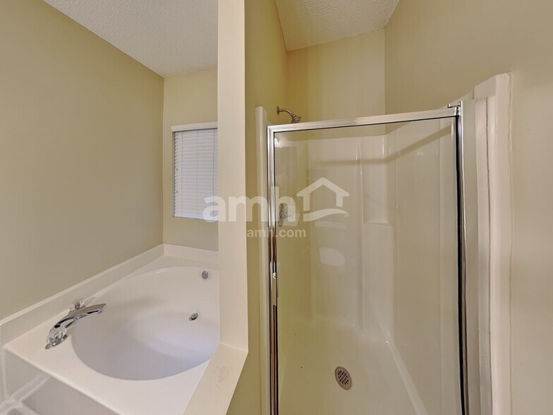 Building Photo - 4604 Young Deer Dr