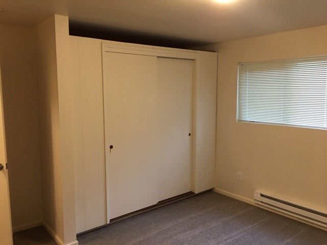 Building Photo - Corner Manor Apartments - 1 bedroom