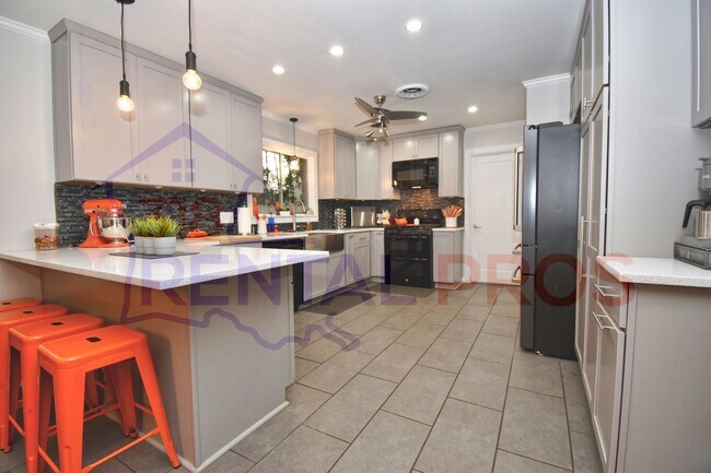 Building Photo - 4 Bed, 3 Bath Home in Ruston
