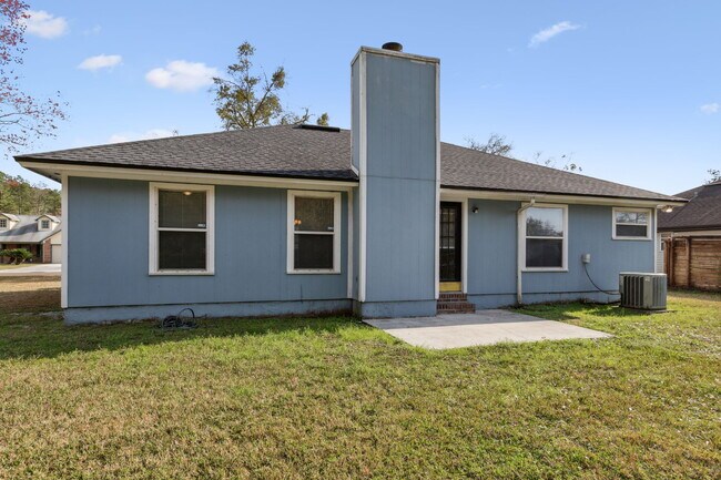 Building Photo - 8471-8473 3 Creeks Blvd