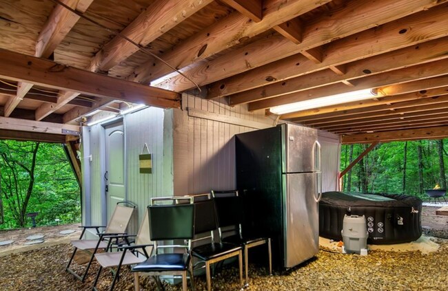 Building Photo - 338 Canter Ct