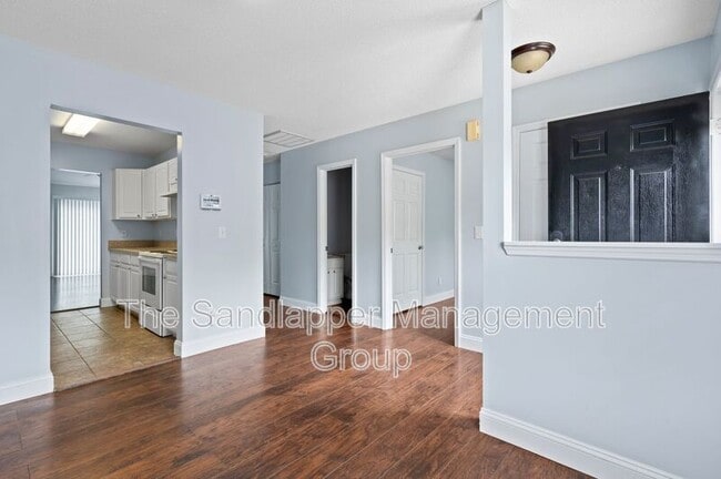Building Photo - 1320 Pinnacle Ln