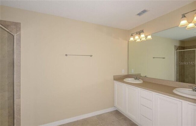 Building Photo - 3897 Grassland Dr