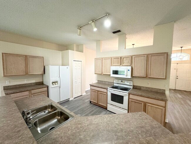 Building Photo - 9 Rybell Pl