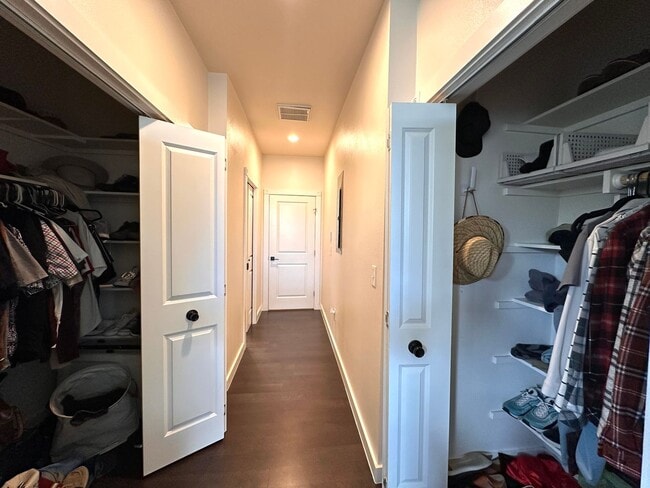 Building Photo - Two Story 3 Bedrooms and 2.5 Bathroom Home for Rent in Core Central Austin, North of Hyde Park