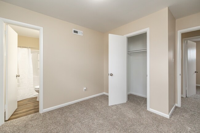 Building Photo - 3945 Starboard Rd