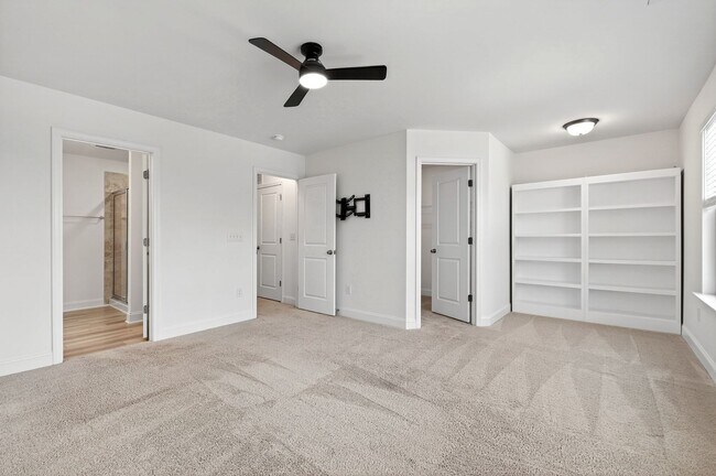 Building Photo - Beautiful Modern 3BR Townhome in the Heart of Wendell!