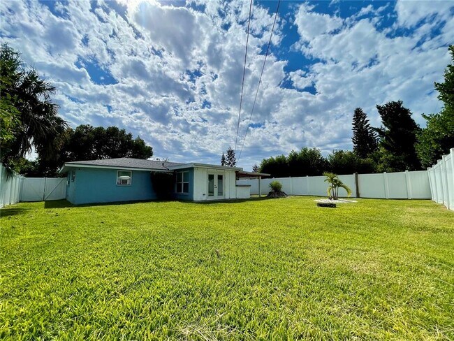 Building Photo - 7333 Star Dust Dr