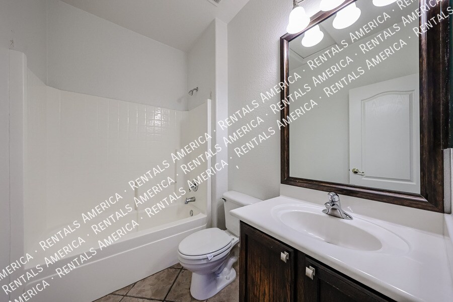 Building Photo - 869 E Waterview Pl