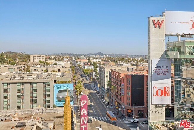 Building Photo - 6253 Hollywood Blvd