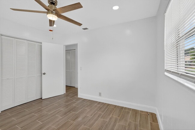 Building Photo - 600 S Mangonia Cir